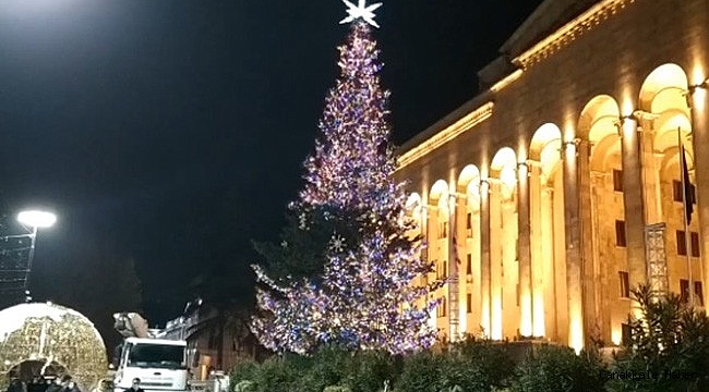 Covid-19 salgınına rağmen Gürcistan'da yeni yıl hazırlıkları sürüyor