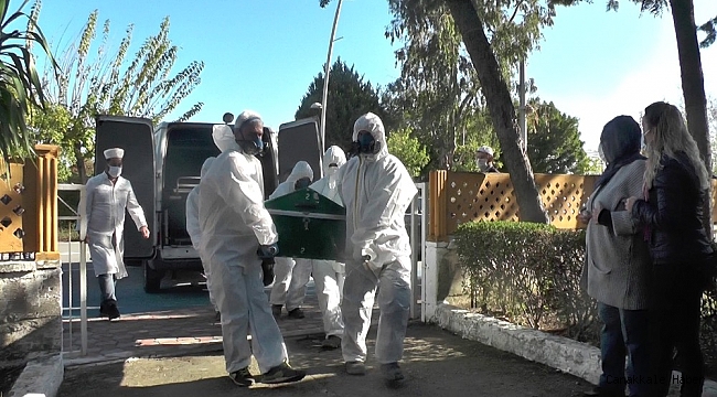 Covid-19&#039;a yenik düşen emekli bürokrat, yaş gününde toprağa verildi