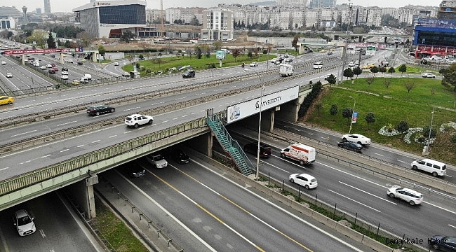 D-100 Karayolunda bir garip merdiven görenleri şaşkına çeviriyor