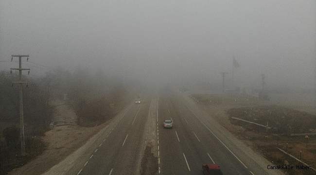 Denizli&#039;de etkisini arttıran sis sürücülere zor anlar yaşattı