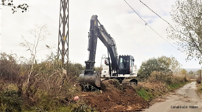 Derelerde ve yağmur suyu kanallarında temizlik çalışmaları