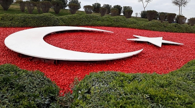 Devlet Bahçeli Kavşağı&#039;ndaki Türk Bayrağı motifi yenilendi