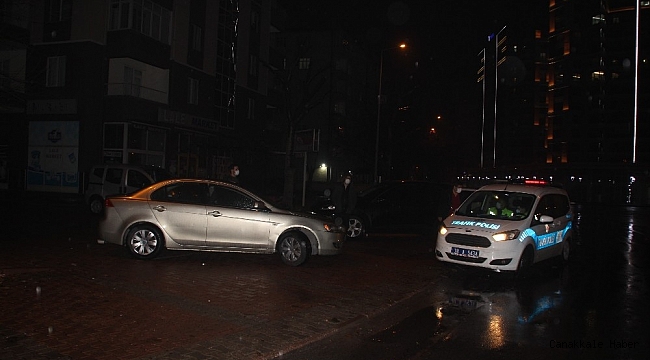 Direksiyon hakimiyetini kaybetti, park halindeki araçlar hasar verdi: 1 yaralı