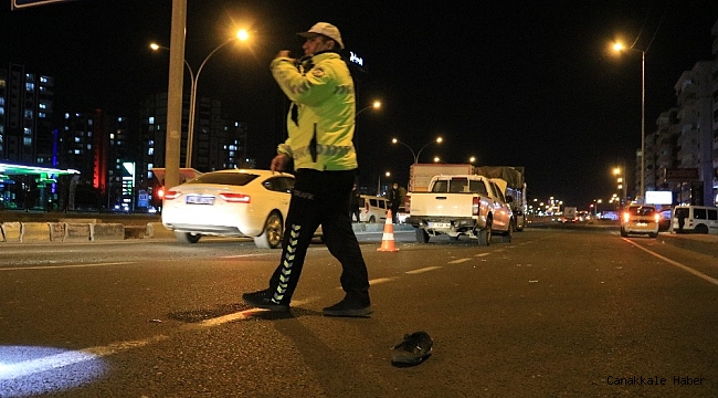Diyarbakır&#039;da kazaya giden polise otomobil çarptı: 3&#039;ü ağır 6 yaralı