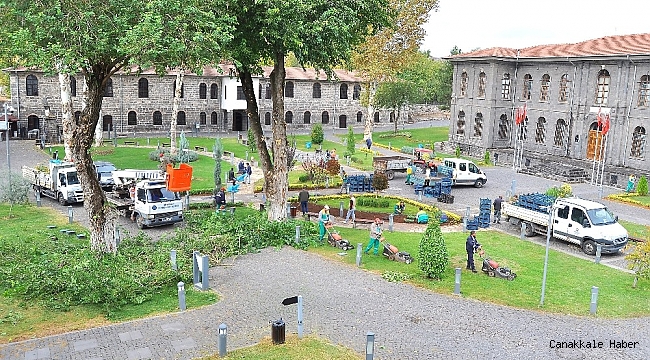 Diyarbakır&#039;da refüj ve kavşaklar lalelerle renklenecek