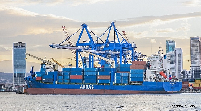 Doğu Akdeniz&#039;de hukuk dışı arama yapılan Roseline A gemisi İzmir Limanı&#039;na yanaştı