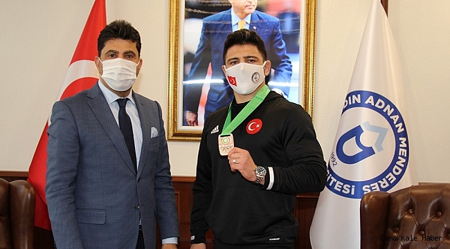 Dünya üçüncüsü ADÜ öğrencisi Arslan, Rektör Aldemir ile görüştü