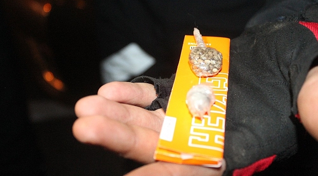 Dur ihtarına uymayan araçtan uyuşturucu çıktı