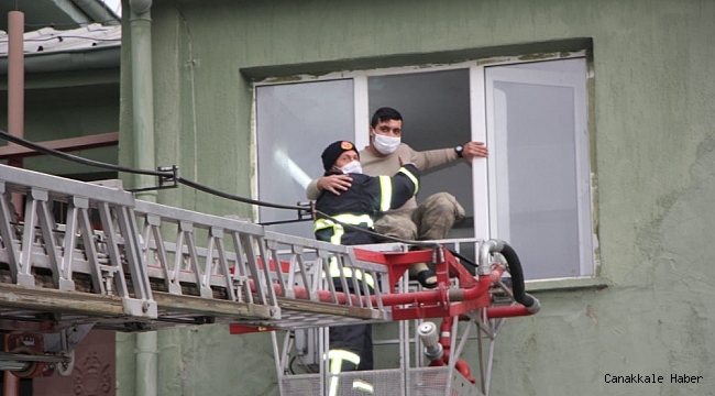 Eğirdir Dağ Komando Okulu&#039;ndaki yangın tatbikatı gerçeği aratmadı