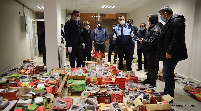 Elazığ&#039;da 1,5 ton bozulmuş hurma yakalandı, sahibi yiyerek bozuk olmadığına inandırmaya çalıştı
