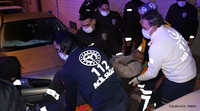 Elazığ&#039;da ağabey kardeşini sokak ortasında silahla vurdu