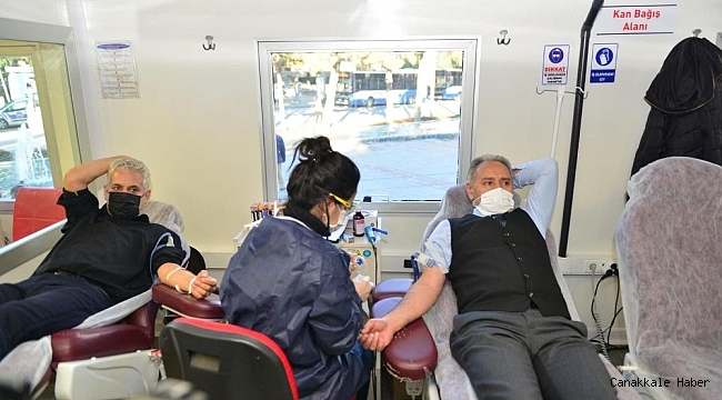 Elazığ&#039;da eğitimciler kan bağışında bulundu