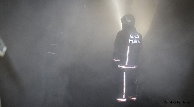 Elazığ&#039;da metruk ev yangını