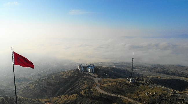 Elazığ&#039;da sis etkili oldu, kent bulutlar altında kaldı