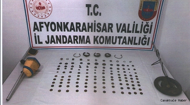 Elindeki tarihi eserleri satmak isterken yakalandı