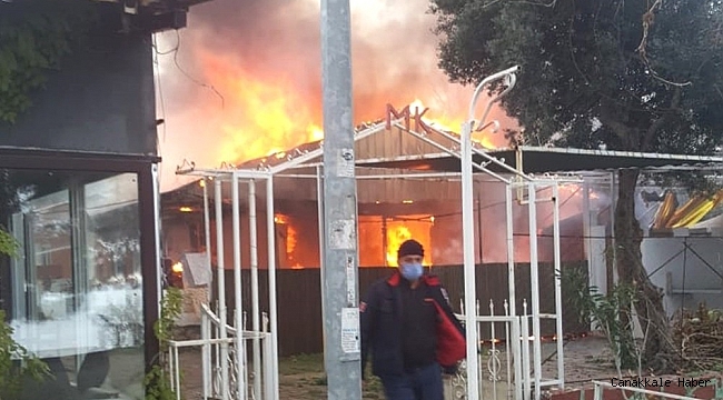 Erdek&#039;te motel alev alev yandı