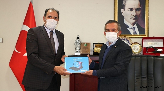 Erzincan Ticaret ve Sanayi Odasından öğrencilere tablet desteği