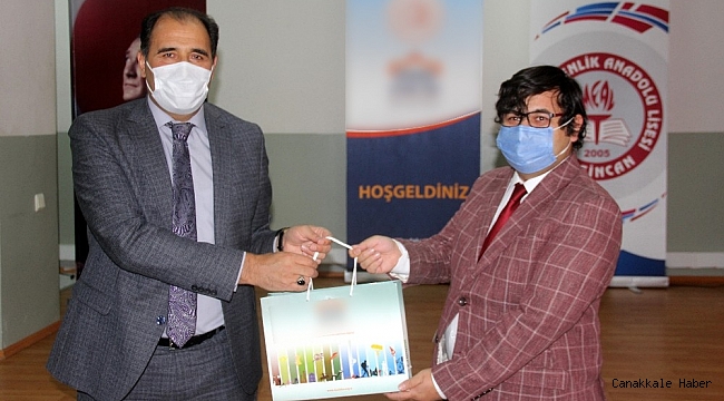 Erzincan'da öğrencilere okuma alışkanlığının kazandırılması amacıyla kitap dağıtıldı