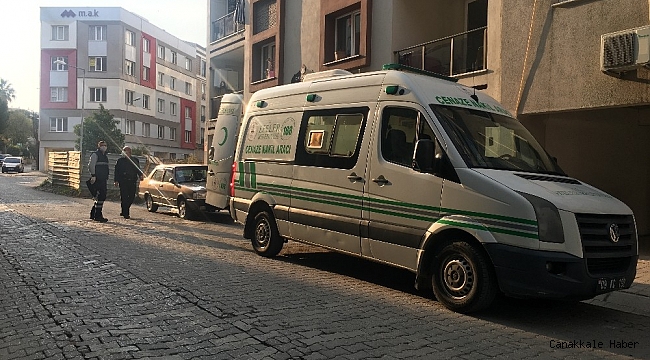 Eşi hastanede tedavi gören yaşlı adam evde ölü bulundu