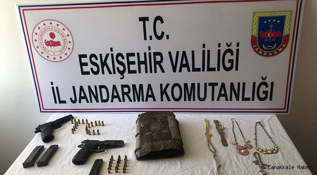 Eskişehir&#039;de bin yıllık İncil ele geçirildi