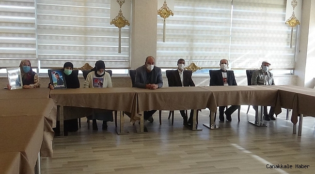 Evlat nöbetindeki aileler kısıtlamaya rağmen eylemlerini sürdürüyor