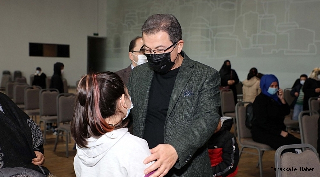 Eyüpsultan Belediyesi&#039;nden yetim ve öksüzlere kışlık kıyafet yardımı