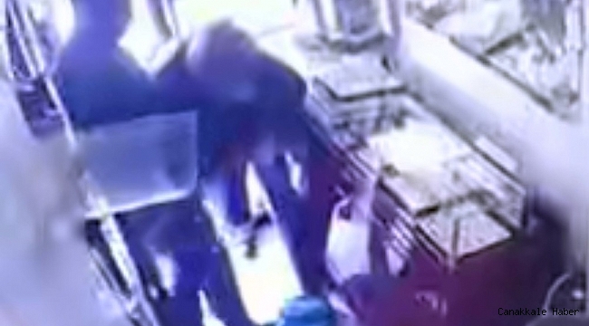 Fatih&#039;te susturucu tabanca ile milyonluk soygun kamerada