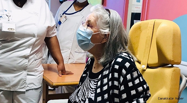 Fransa&#039;da ilk Covid-19 aşısı 78 yaşındaki kadına yapıldı