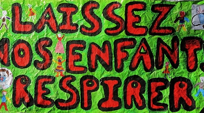 Fransa'da okul aile birliklerinden ve velilerden maske karşıtı protesto