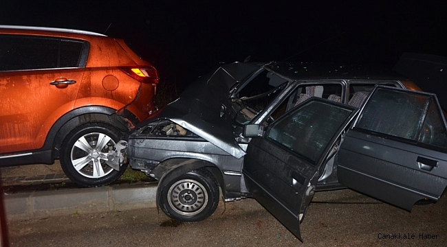 Gece yarısı korkunç kaza: 1'i ağır 3 yaralı