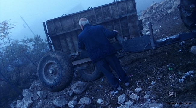 Gercüş&#039;te toprak yüklü römork devrildi