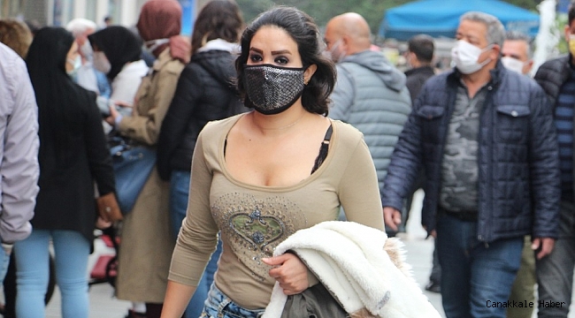 Girişin sınırlandırıldığı caddede tehlikeli yoğunluk