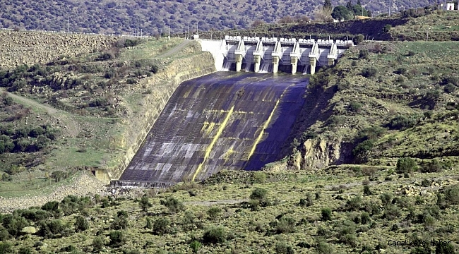 Güzelhisar Barajı&#039;nda su seviyesi gün geçtikçe düşüyor