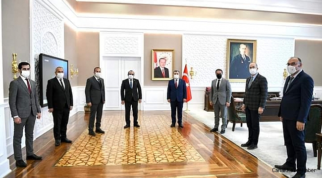 Hakkari heyetinden Sağlık Bakanı Fahrettin Koca&#039;ya ziyaret