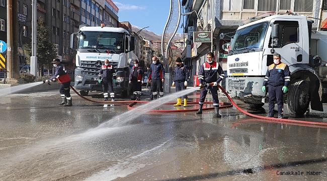 Hakkari&#039;de cadde ve sokaklar dezenfekte edildi