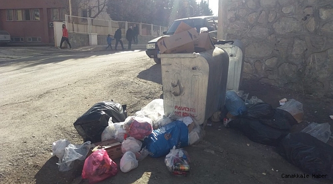 Hakkari&#039;de çöplerin zamansız bırakılmasına tepki