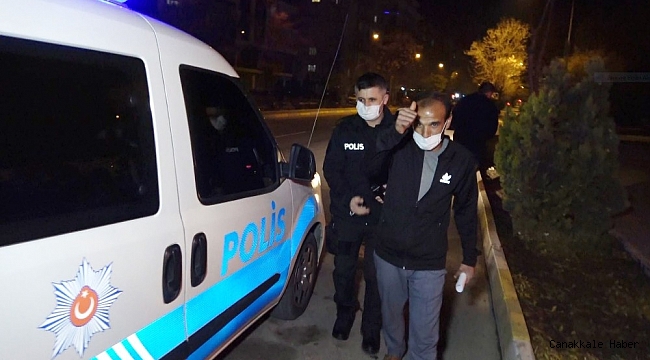 Hastane dönüşü yolda kalan vatandaşı evine polis bıraktı