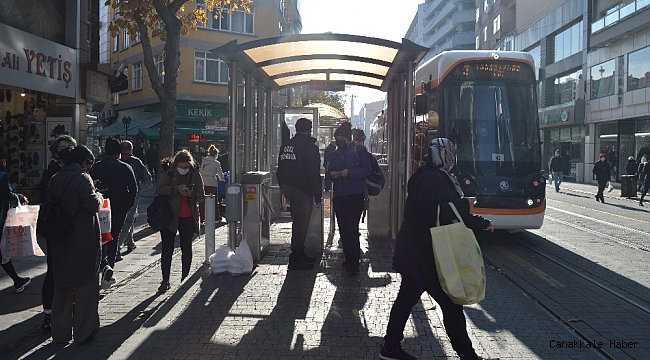 HES kodu eşleştirmeyen onlarca vatandaş kapıda kaldı