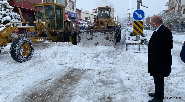 Horasan Belediyesi kar timleri iş başında