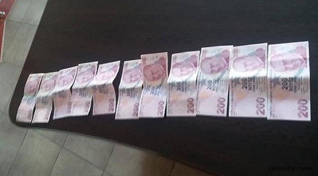 İçerisinde para olan cüzdanı sahibine teslim etti