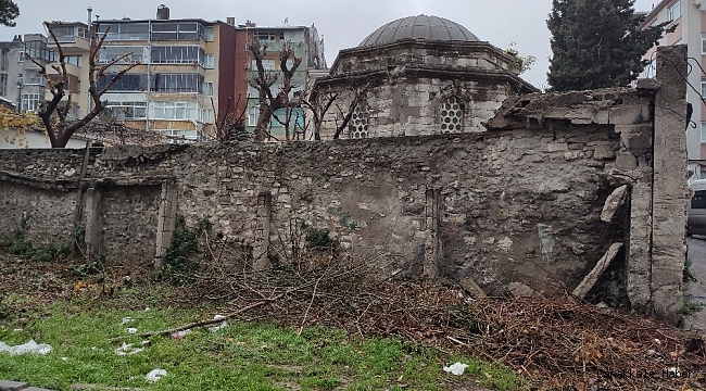 II. Beyazid&#039;in sütannesinin türbesi harabeye döndü