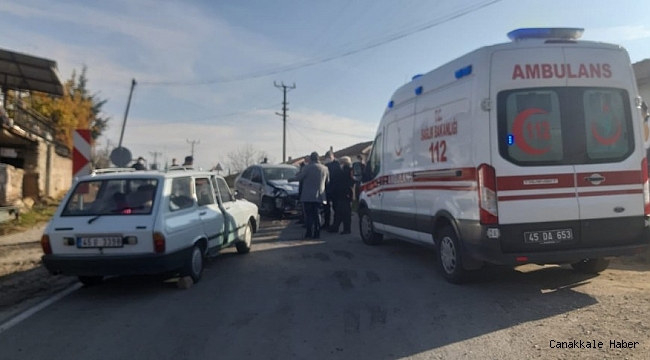 İki otomobil kafa kafaya çarpıştı: 1 yaralı