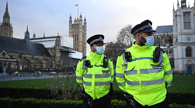 İngiltere'de son 24 saatte korona virüsten 506 kişi öldü
