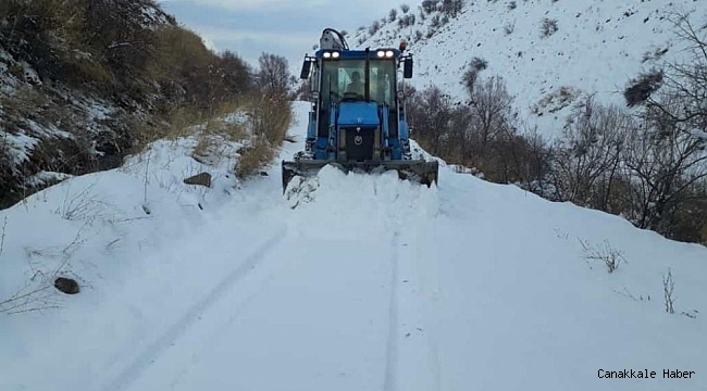 İran sınırında kar temizleme çalışması