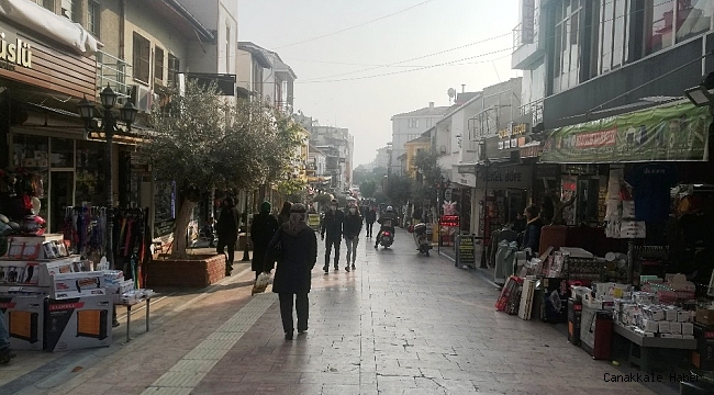 İş yerleri önünde 2&#039;den fazla kişinin oturması yasaklandı