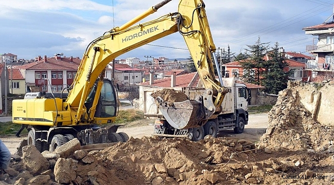 İscehisar&#039;da metruk binaların yıkımına başlandı