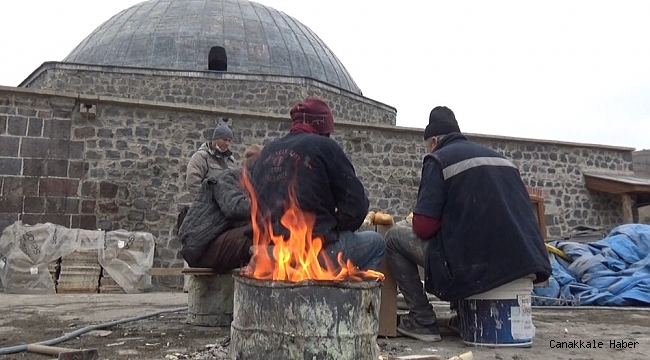İşçilerin eksi 10 derece soğukta ekmek mücadelesi