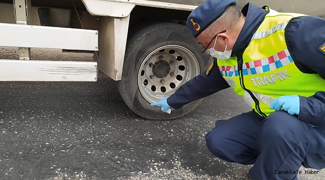 Isparta&#039;da kış lastiği kullanmayan 41 sürücüye ceza uygulandı, 8 araç trafikten men edildi