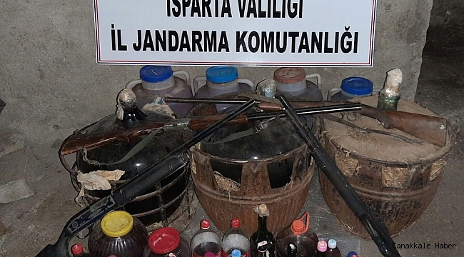 Isparta'da piyasaya sürülmek üzere olan 372 litre sahte içki ele geçirildi