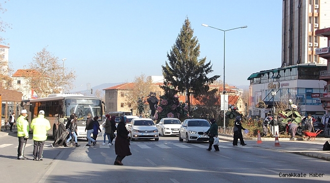 Isparta&#039;da yayaya yol vermeyen 1606 sürücüye para cezası uygulandı
